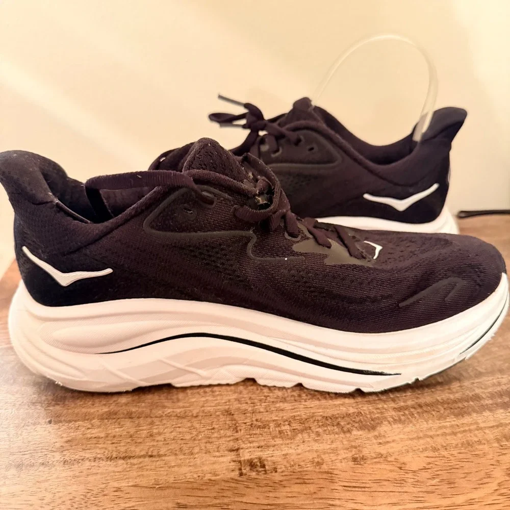 Hoka Clifton 10 Size 7.5 Black White Running Shoes Athletic Sneakers